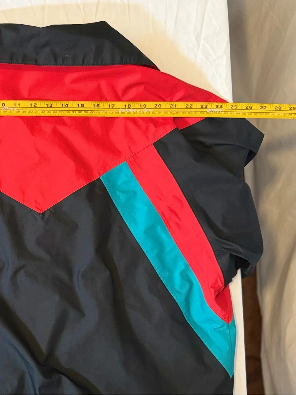Vintage 1980s SKYR Men's Ski Jacket in Black, Red & Teal Size Large (Y41)